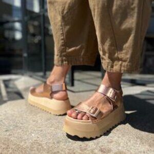 Bryr Gigi in Rose Gold